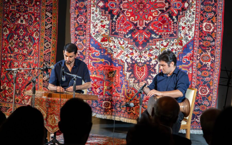 شب اول — «ضرب و زخمه»، دونوازی سنتور و تنبک