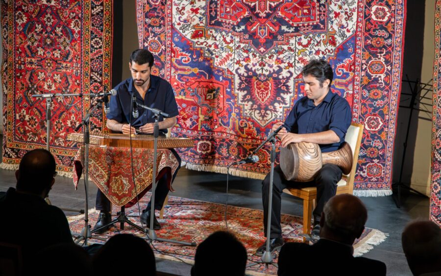 شب اول — «ضرب و زخمه»، دونوازی سنتور و تنبک
